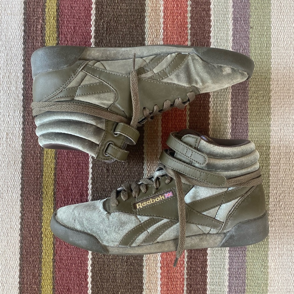 Reebok Girls F/S Hi Velvet 2 Lace Up Retro High Top Sneakers